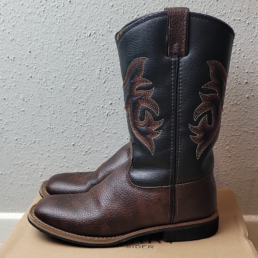 Boys Austin Black and Brown Western Boots Size 13y